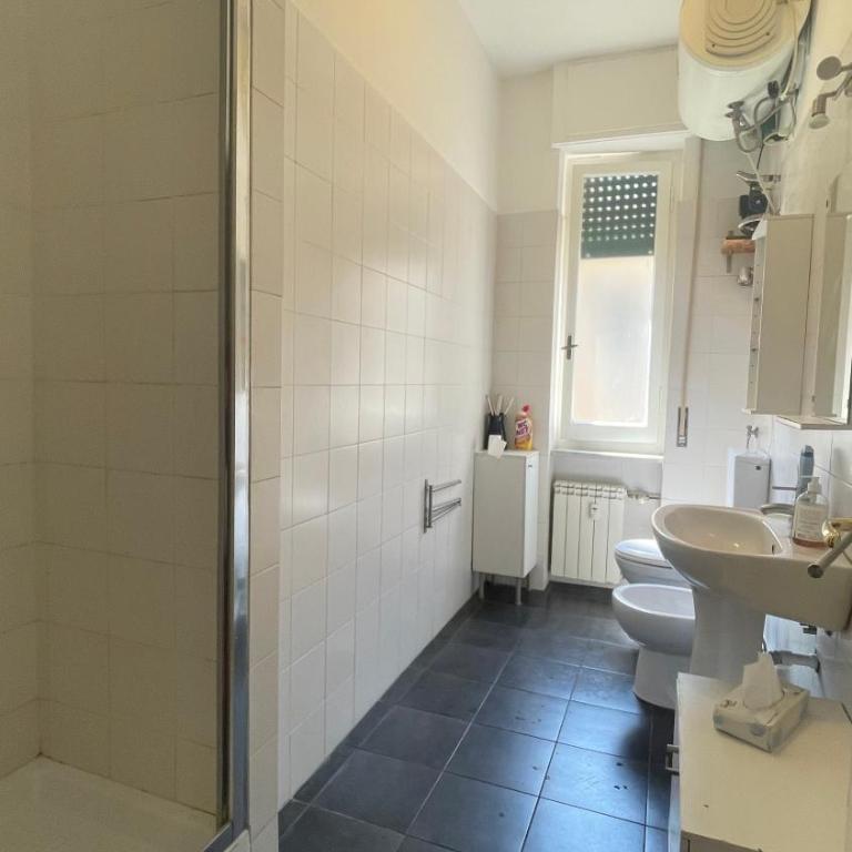 Best Price Guaranteed - Affordable Rooms - 24H Check-in - Genova Center - Chambre Double - 6