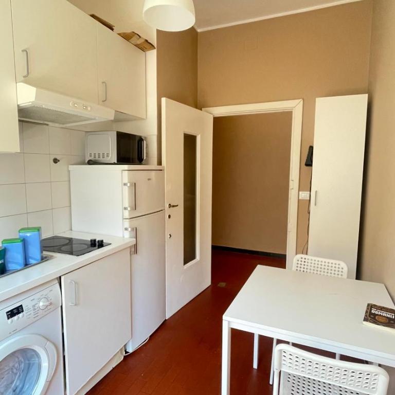 Best Price Guaranteed - Affordable Rooms - 24H Check-in - Genova Center - Chambre Double - 9