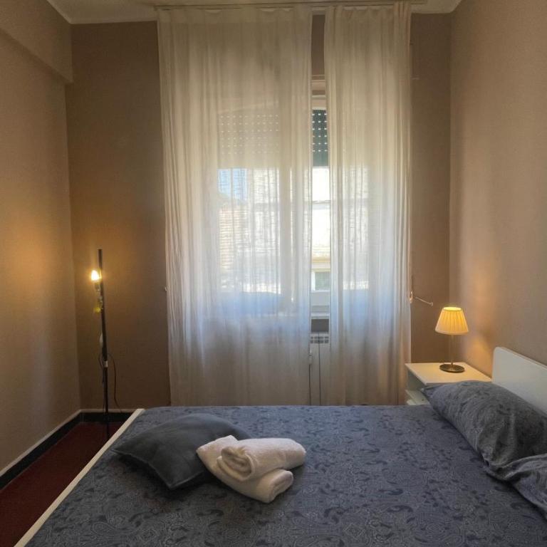 Best Price Guaranteed - Affordable Rooms - 24H Check-in - Genova Center - Chambre Double - 13