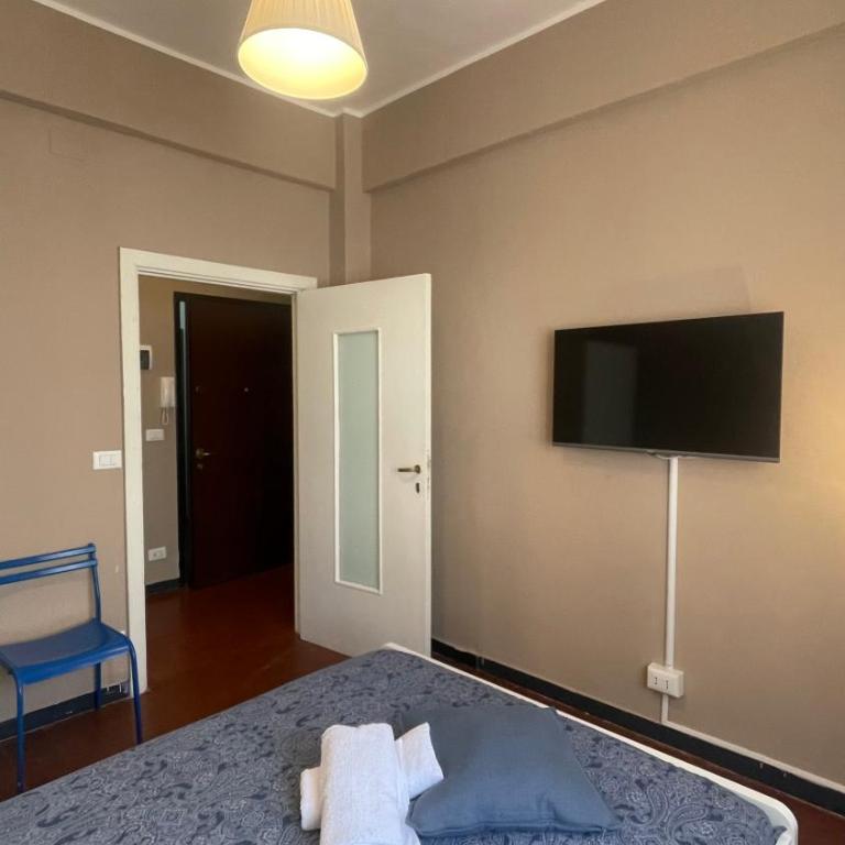 Best Price Guaranteed - Affordable Rooms - 24H Check-in - Genova Center - Chambre Double - 25