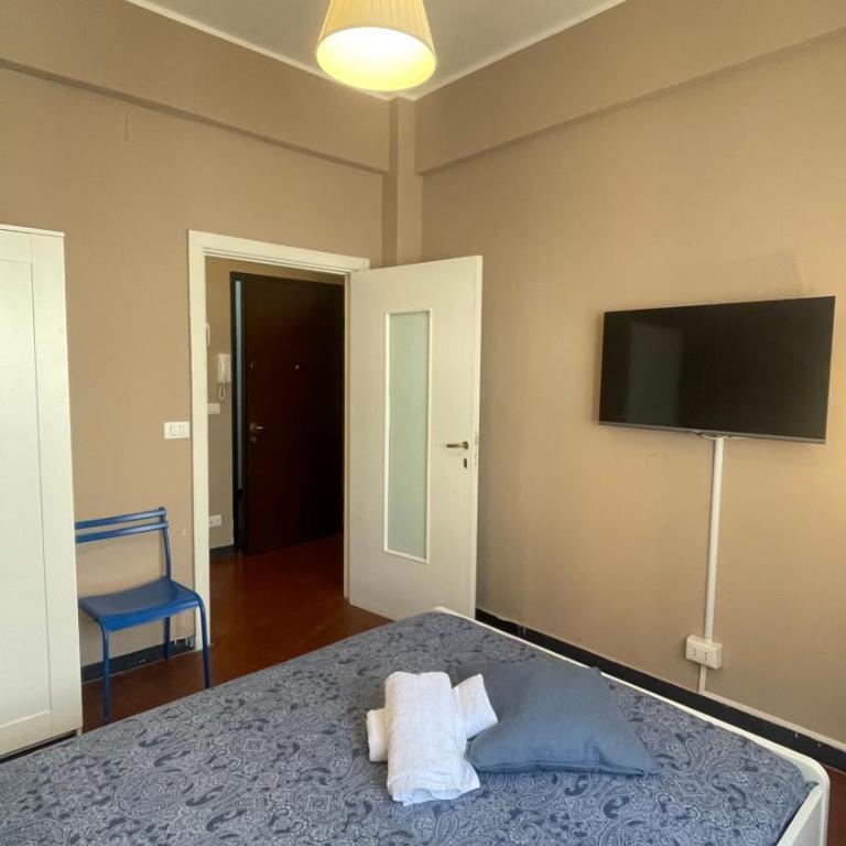 Best Price Guaranteed - Affordable Rooms - 24H Check-in - Genova Center - Chambre Double - 28