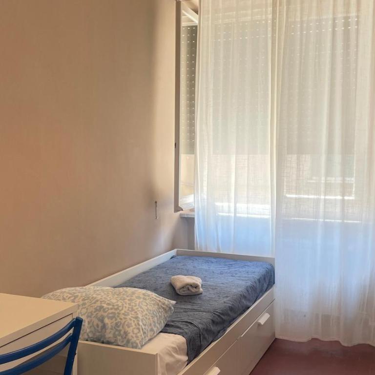 Best Price Guaranteed - Affordable Rooms - 24H Check-in - Genova Center - Chambre Simple Économique - 13