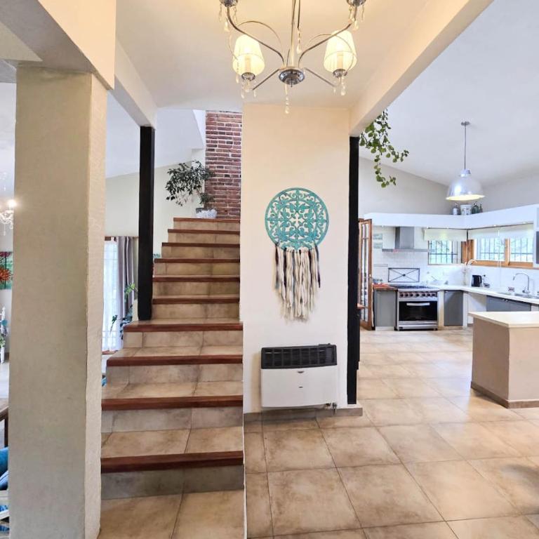 Hermosa casa de veraneo con pileta - Three-Bedroom House - 14