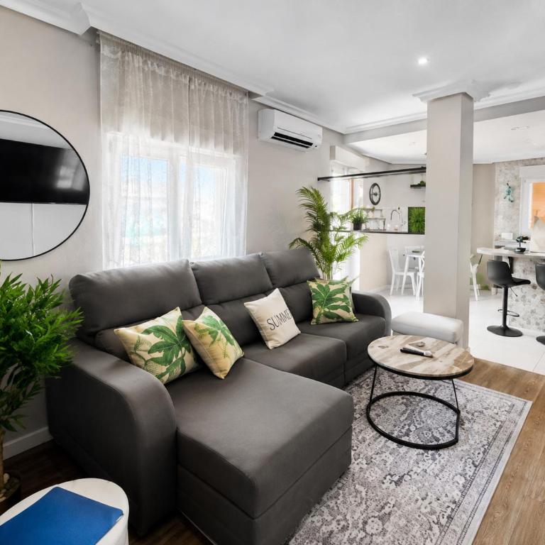 Modern Coastal Penthouse w AC & Lg Private Terrace - Appartamento con 2 Camere da Letto - 2