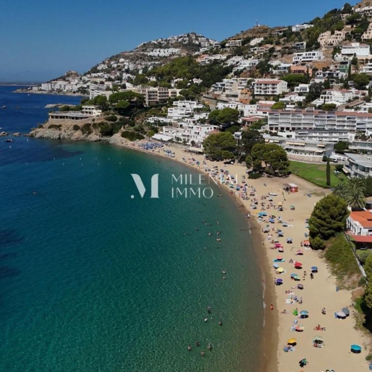 Milenial Immo Almadrava Roses Beach House - Two-Bedroom House - 35