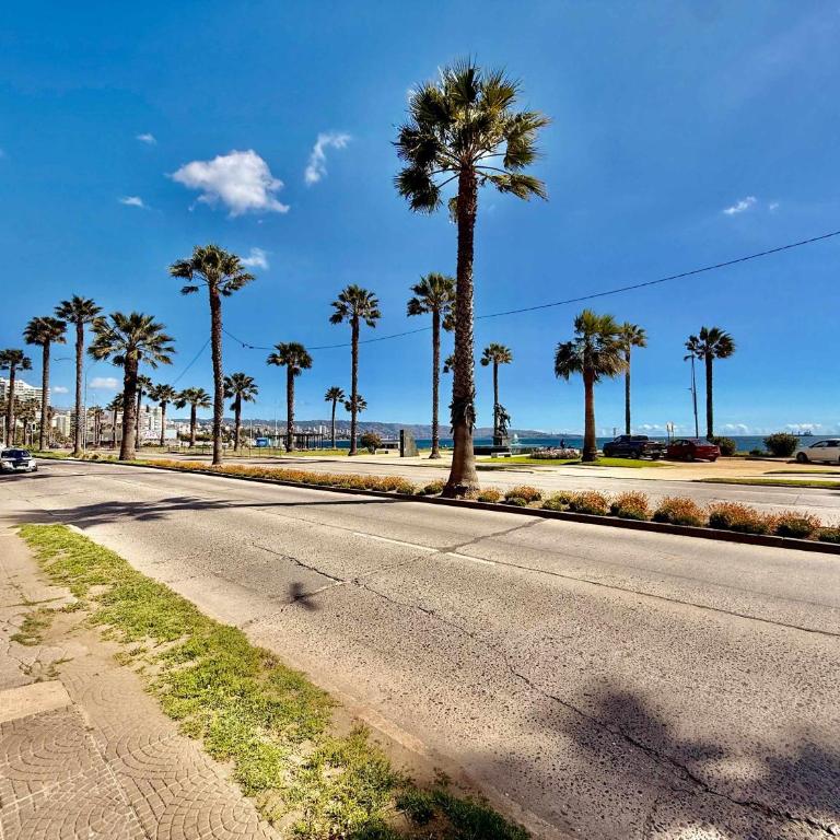 Espacioso frente a la playa y cercano a mall - Apartamento - 45