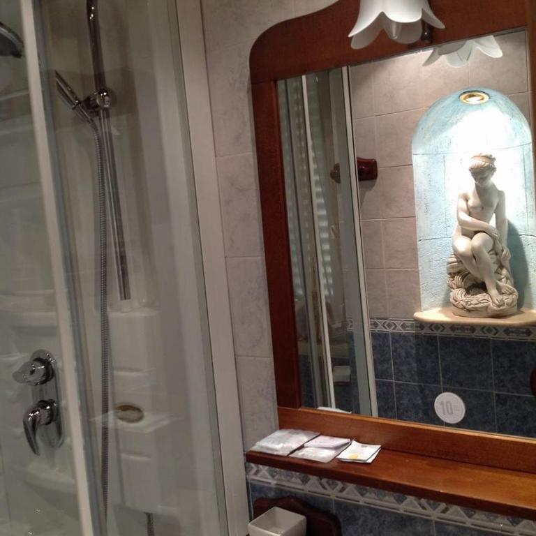 Hotel Barrett - Double Room - 13