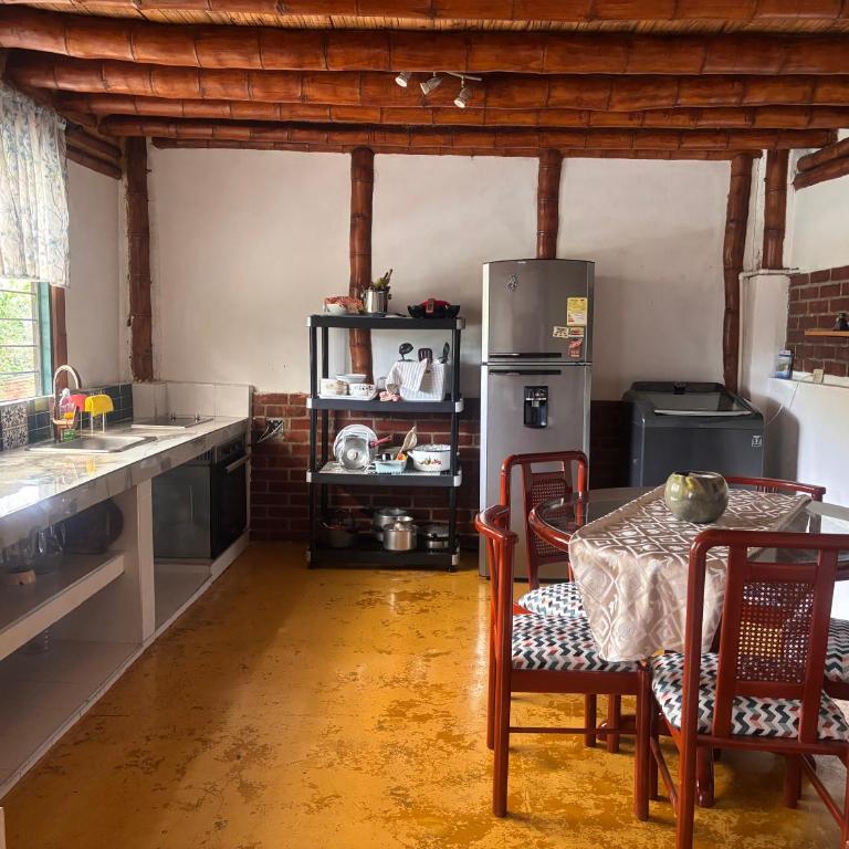 casa bambuza - Four-Bedroom House - 14