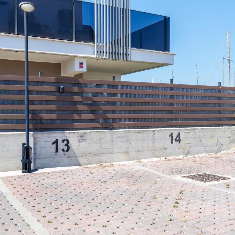 Parking, FCO Airport & Beach - River Breeze - Apartamento de 1 Dormitorio con balcón y vistas a la ciudad - 25