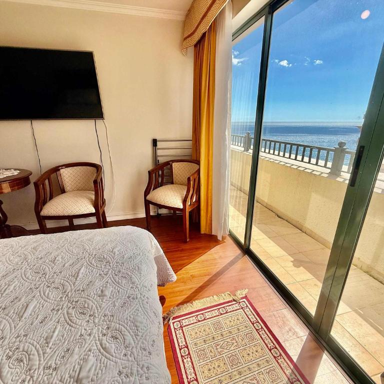 Espacioso frente a la playa y cercano a mall - Apartamento - 16