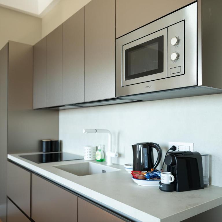 Bilocale SantaChiara apartments- Luxury & View - One-Bedroom Apartment - 14