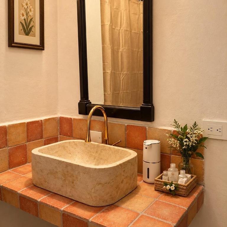 Hotel Mantillana - Habitación Familiar con baño privado - 2