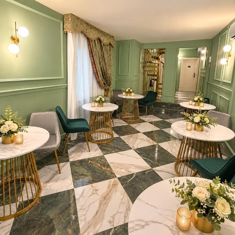 Hotel Aldobrandini - Suite Superior - 8