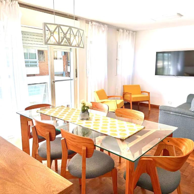 Departamento 3 Dormitorios con Vista al Paraná - 6 Pax by Lofty - Three-Bedroom Apartment - 2