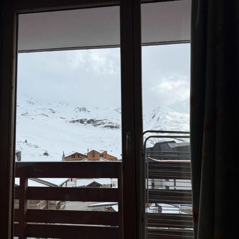 Residence Cheval Blanc Ski In-Out with WiFi in Val Thorens, "V24" by Versant Collection - Appartement - 5