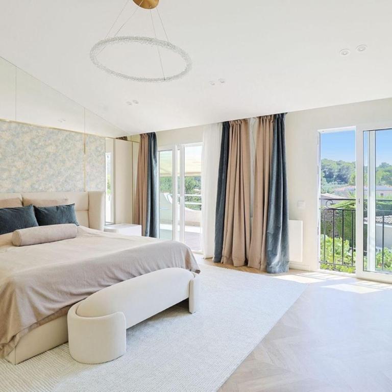 Villa with pool and studio in Mougins - Villa 3 Chambres - 2