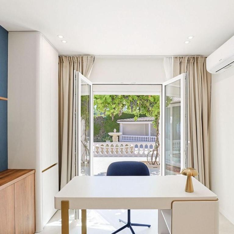 Villa with pool and studio in Mougins - Villa 3 Chambres - 10