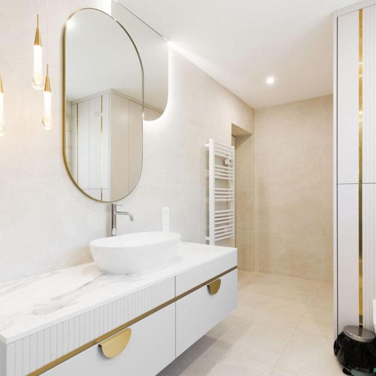 Villa with pool and studio in Mougins - Villa 3 Chambres - 13