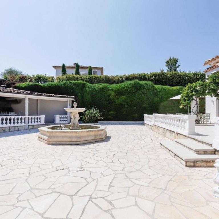 Villa with pool and studio in Mougins - Villa 3 Chambres - 31