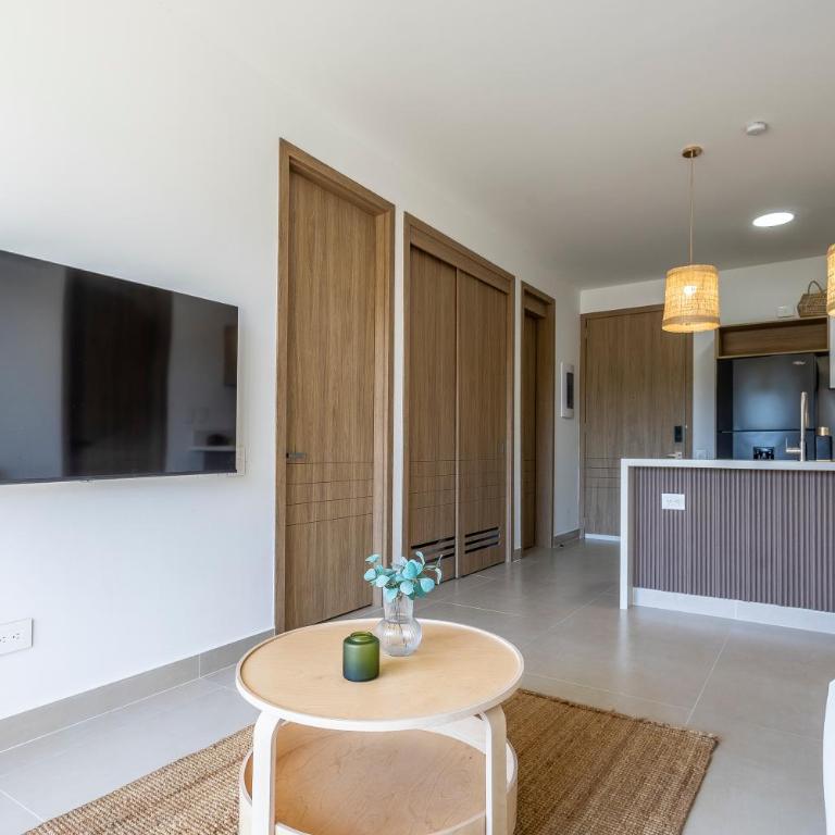 2BR 2BA Apt Baia Kristal Cartagena Crystal Lagoon - Two-Bedroom Apartment with Balcony - 8