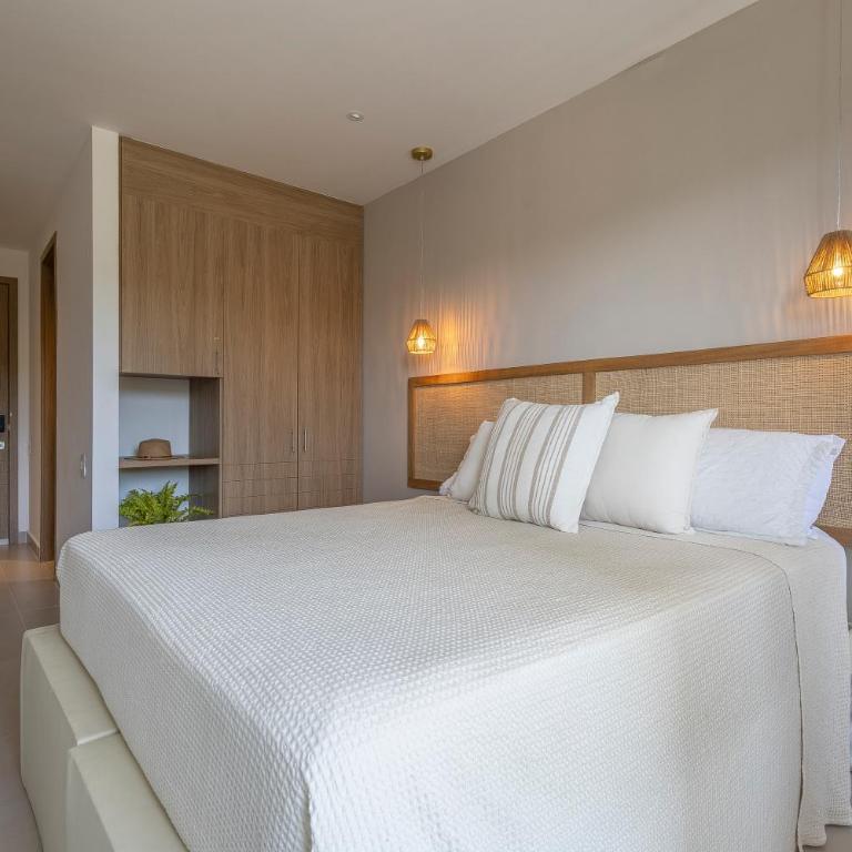 2BR 2BA Apt Baia Kristal Cartagena Crystal Lagoon - Two-Bedroom Apartment with Balcony - 36