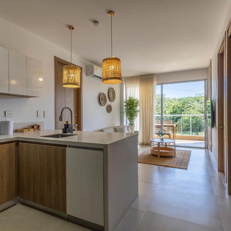 2BR 2BA Apt Baia Kristal Cartagena Crystal Lagoon - Two-Bedroom Apartment with Balcony - 7