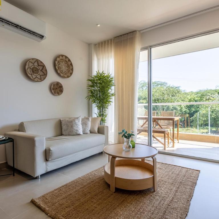 2BR 2BA Apt Baia Kristal Cartagena Crystal Lagoon - Two-Bedroom Apartment with Balcony - 5