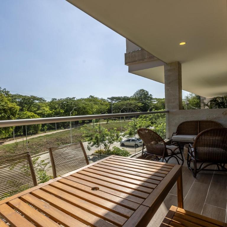 2BR 2BA Apt Baia Kristal Cartagena Crystal Lagoon - Two-Bedroom Apartment with Balcony - 34