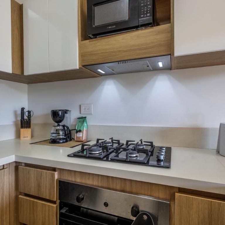2BR 2BA Apt Baia Kristal Cartagena Crystal Lagoon - Two-Bedroom Apartment with Balcony - 10