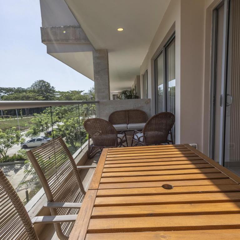 2BR 2BA Apt Baia Kristal Cartagena Crystal Lagoon - Two-Bedroom Apartment with Balcony - 31