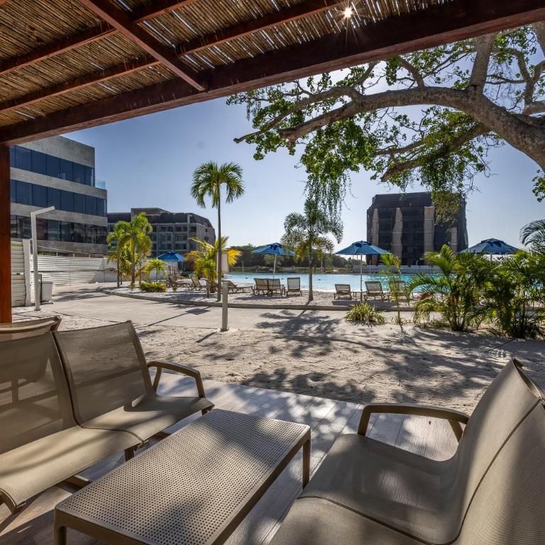 2BR 2BA Apt Baia Kristal Cartagena Crystal Lagoon - Two-Bedroom Apartment with Balcony - 51
