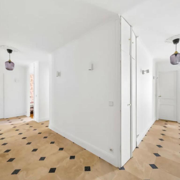 Élégant appartement typique Parisien haussmannien de 106 m2 Bassin de la Villette - Apartamento de 2 dormitorios - 6