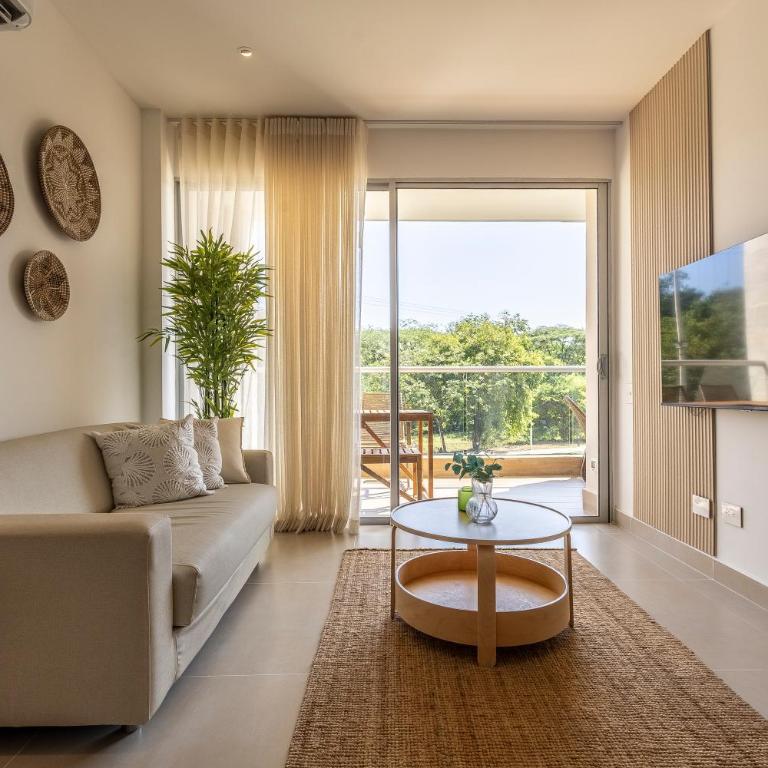 2BR 2BA Apt Baia Kristal Cartagena Crystal Lagoon - Two-Bedroom Apartment with Balcony - 6