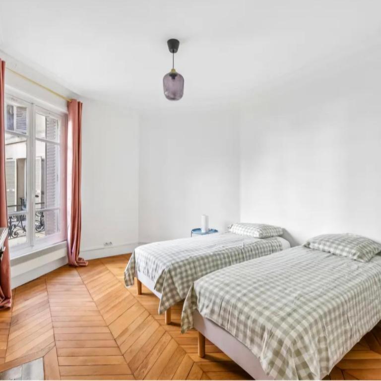 Élégant appartement typique Parisien haussmannien de 106 m2 Bassin de la Villette - Apartamento de 2 dormitorios - 10