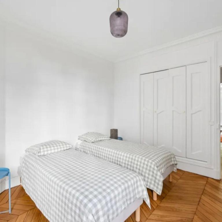 Élégant appartement typique Parisien haussmannien de 106 m2 Bassin de la Villette - Apartamento de 2 dormitorios - 11