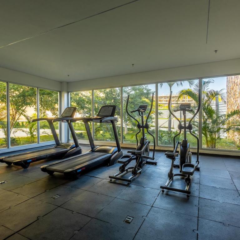 2BR 2BA Apt Baia Kristal Cartagena Crystal Lagoon - Two-Bedroom Apartment with Balcony - 55