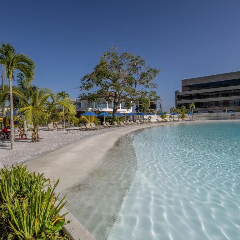 2BR 2BA Apt Baia Kristal Cartagena Crystal Lagoon - Two-Bedroom Apartment with Balcony - 58