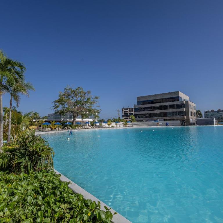2BR 2BA Apt Baia Kristal Cartagena Crystal Lagoon - Two-Bedroom Apartment with Balcony - 59