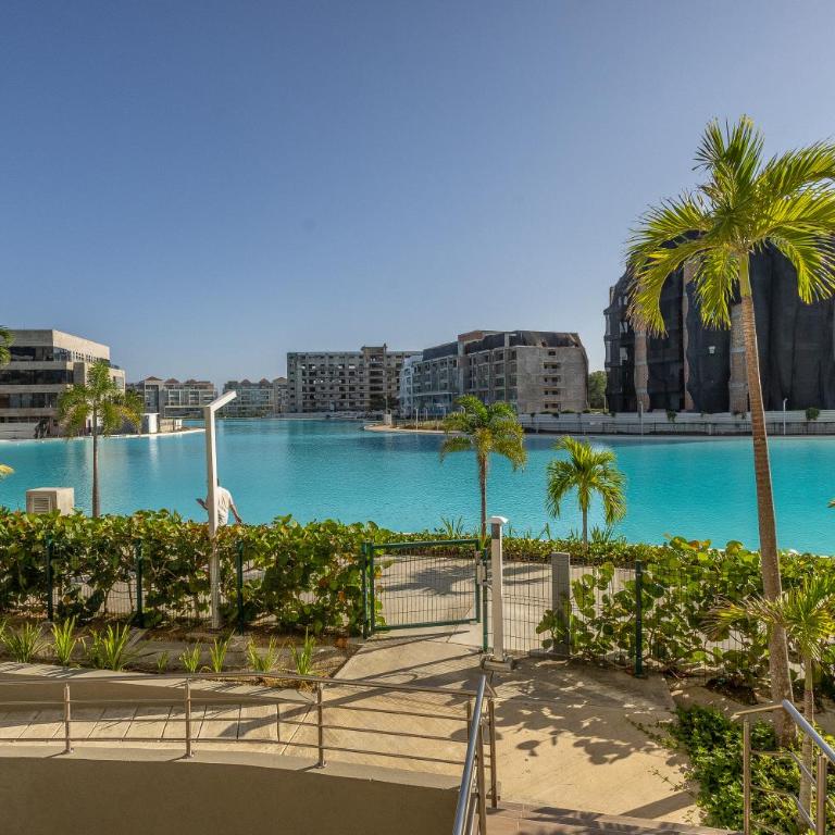 2BR 2BA Apt Baia Kristal Cartagena Crystal Lagoon - Two-Bedroom Apartment with Balcony - 64