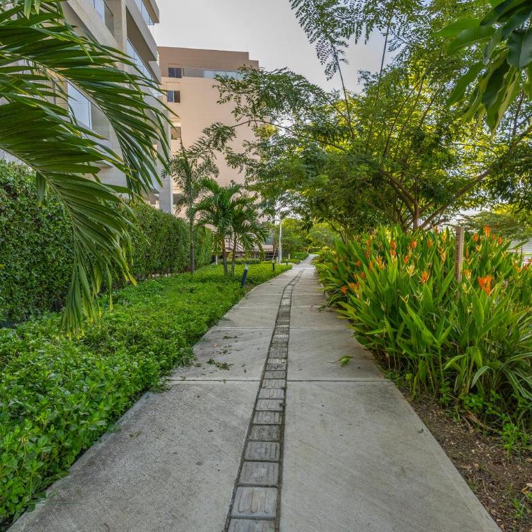 2BR 2BA Apt Baia Kristal Cartagena Crystal Lagoon - Two-Bedroom Apartment with Balcony - 65