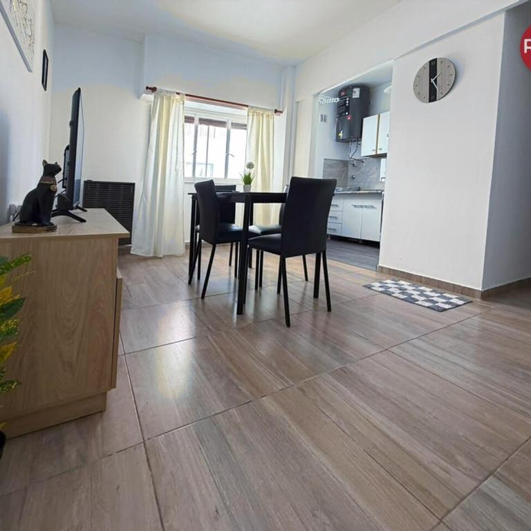 Rent2888 Emilio Mitre - Apartamento de 2 dormitorios - 1
