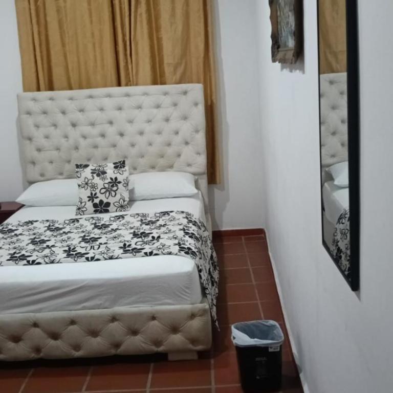 Hotel Colonial San Felipe - Habitación Doble con baño privado - 2