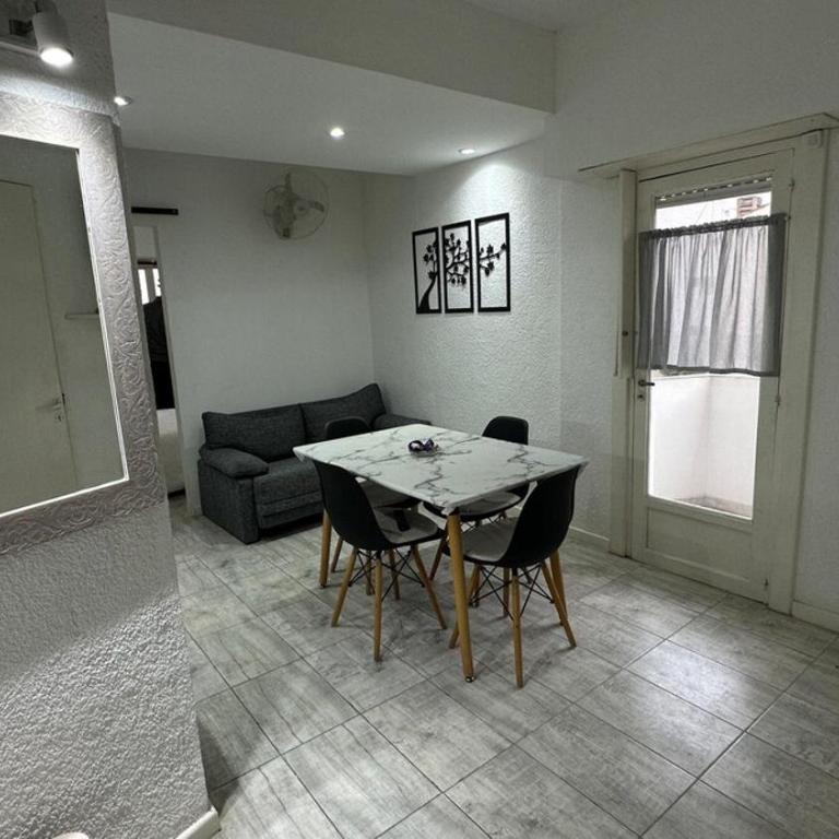 Departamento con balcón a 50 metros del mar - Apartamento de 1 dormitorio - 4