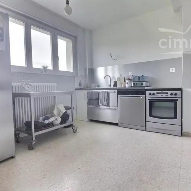 appartement F3 spacieux et calme - Appartement 2 Chambres - 3