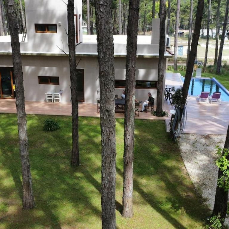 Hermosa casa con pileta en Isla del Golf Pinamar - Casa - 29