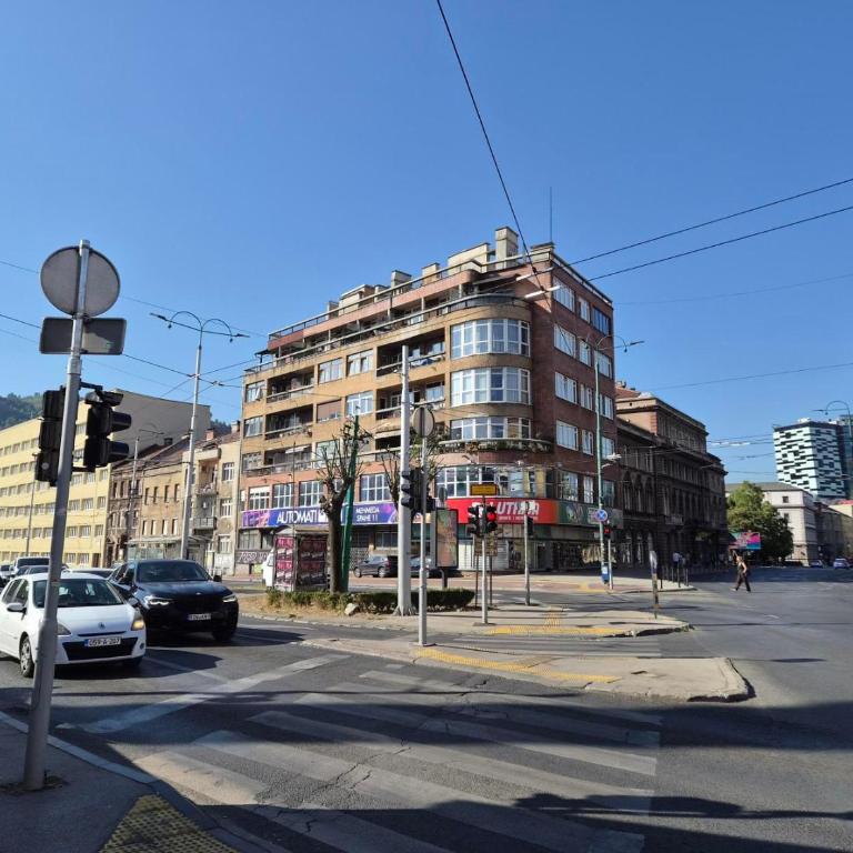 The Dozo - Studio Modern, Central and Newly Renovated - Studio Apartment with Queen Bed - 13