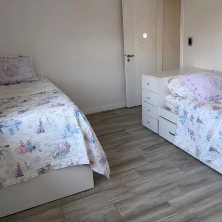 Casa Parque Mitre Olavarría - Three-Bedroom House - 9