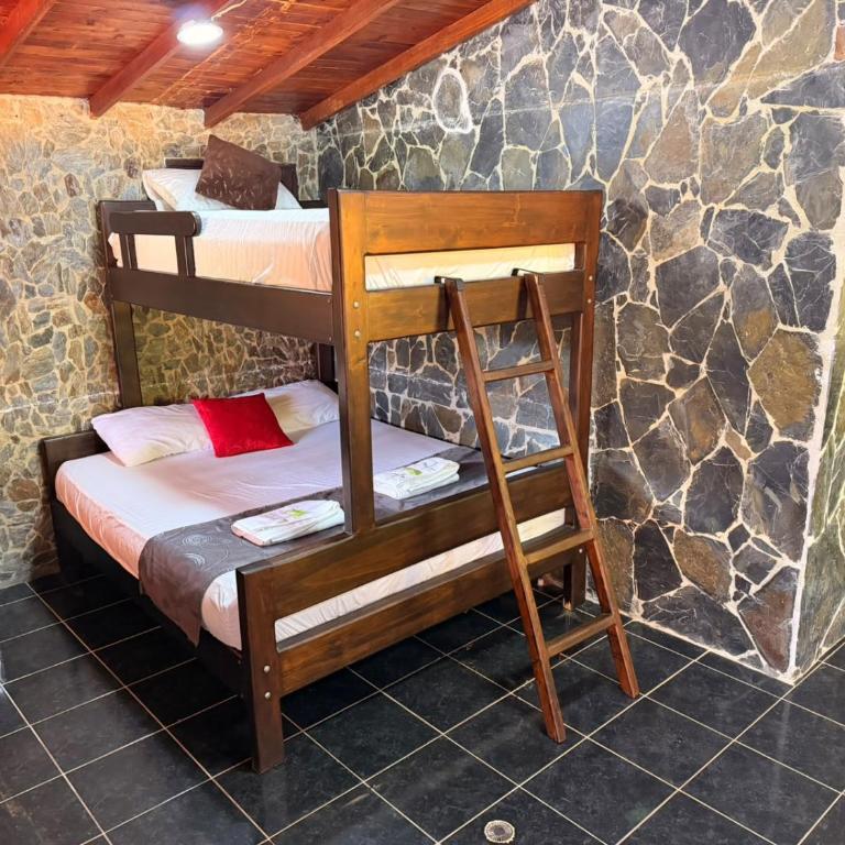 Villa Paraiso Cabañas - Habitación Familiar Superior - 12