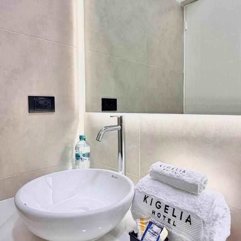 Kigelia Hotel - Deluxe King Suite - 6