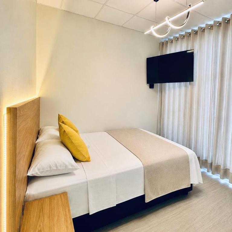 Kigelia Hotel - Deluxe Single Room - 2